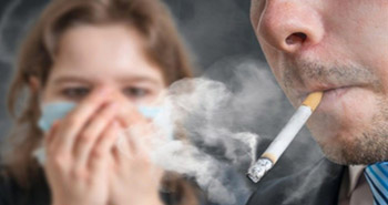 Aburridos y estresados: los fumadores fumaron aún más durante la pandemiamente lento”